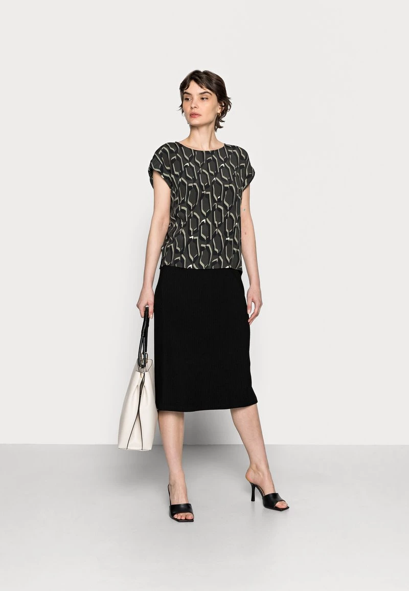 Opus Femme FELGA ETHNO T Shirt Imprimé Black Oliv 4 Opus Femme FELGA ETHNO T Shirt Imprimé Black Oliv – Image 2