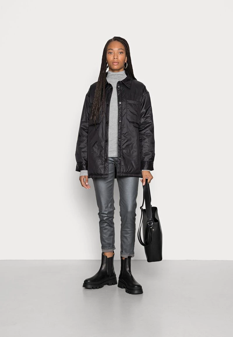 Opus JASIKE Veste Mi Saison Black Femme 4 Opus JASIKE Veste Mi Saison Black Femme – Image 2