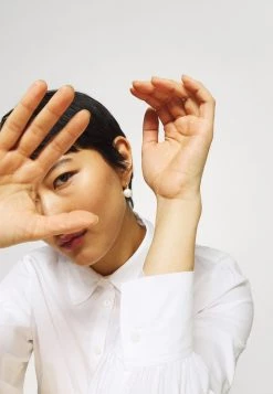 Opus FAMIMI Chemisier White Femme -Opus Soldes Magasin 0ffa0dec18aa478c9acb26eefb3214bd