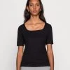 Opus Femme SUNIQ T Shirt Basique Black -Opus Soldes Magasin 1173eabeac2941ec9b3a3ee708651dd5