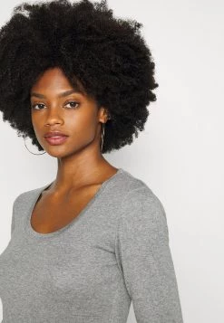 Opus SORANA T Shirt à Manches Longues Easy Grey Femme -Opus Soldes Magasin 20d1b40e766b4d37b8852718571d4a5a