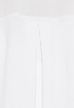 Opus Femme FIRKE T Shirt à Manches Longues Milk -Opus Soldes Magasin 225c15beb0f34f27ba85226f7f89b45d