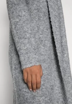 Opus Femme DASTINA Gilet Hazy Fog Melange 11 Opus Femme DASTINA Gilet Hazy Fog Melange -Opus Soldes Magasin 2323492f6f9345589244d9f5780cb9e0