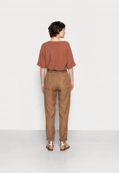 Opus MABOU Pantalon Classique Maple Femme -Opus Soldes Magasin 264a557ebff74efaae465a47ba0d0a1a