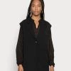 Opus Femme WANALI Veste Sans Manches Black 1 Opus Femme WANALI Veste Sans Manches Black -Opus Soldes Magasin 29770663e77b4987811ed6c93bac75ac