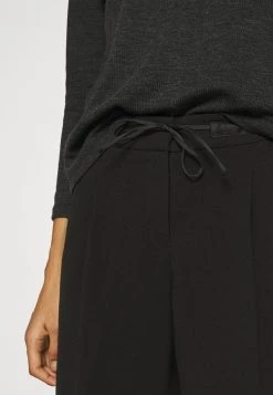 Opus Femme MIEKA Pantalon Classique Black -Opus Soldes Magasin 3aeed032faaf42908fc9de9fc7249406