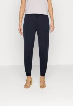 Opus MAJANI Pantalon De Survêtement Forever Blue Femme 9 Opus MAJANI Pantalon De Survêtement Forever Blue Femme -Opus Soldes Magasin 44f8aac9b642455cbc87b282e87b4003
