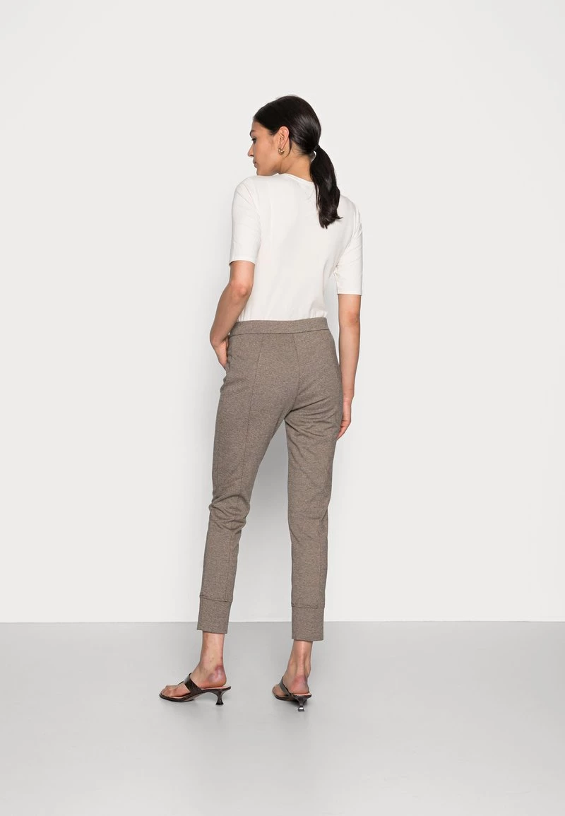 Opus LEVINO Pantalon Classique Oak Tree Femme 5 Opus LEVINO Pantalon Classique Oak Tree Femme – Image 3