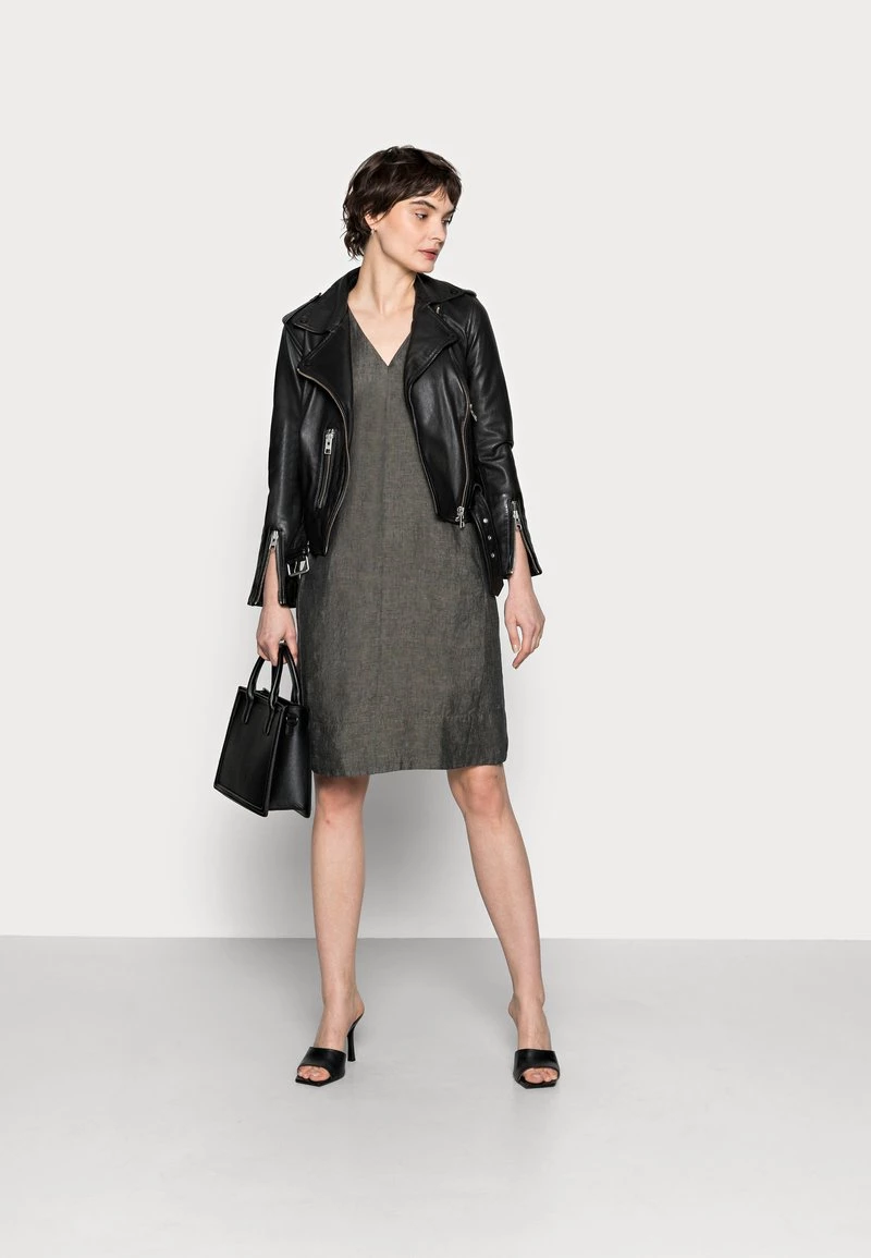 Opus Femme WUNJA Robe De Jour Black Oliv 4 Opus Femme WUNJA Robe De Jour Black Oliv – Image 2