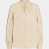 Opus FRAUBE Blouse Macadamia Femme 2 Opus FRAUBE Blouse Macadamia Femme -Opus Soldes Magasin 4d49db7fa0d54d9ca784daa17fb976ee