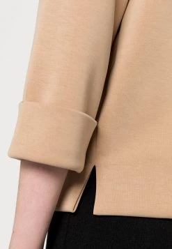 Opus Femme GADALIE T Shirt à Manches Longues Sweet Almond -Opus Soldes Magasin 4dd555469d144b8ab563f365fcea4448