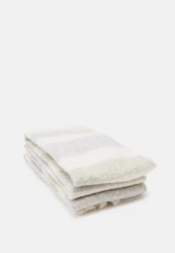 Opus Soldes Magasin -Opus Soldes Magasin 50203935d90248dfb1723af25330949b