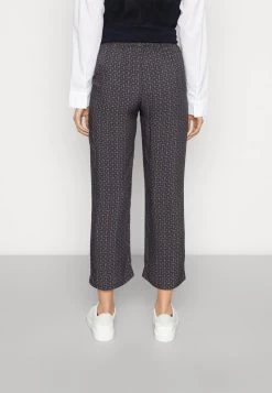 Opus Femme MAHOLA MOSAIC Pantalon Classique Warm Wood -Opus Soldes Magasin 505a91a0f7994cc6b8306df1438e5791