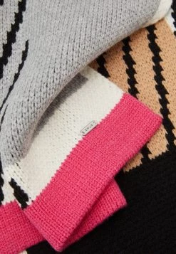 Opus AJOI SCARF Écharpe Soft Cream Femme 9 Opus AJOI SCARF Écharpe Soft Cream Femme -Opus Soldes Magasin 50fc604e83b14e3f8e8264c0cc26a2bd