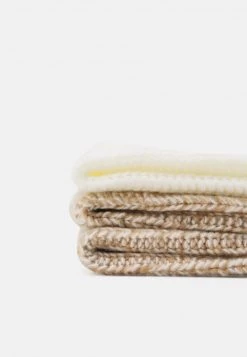 Opus Femme ABOLTA SCARF Écharpe Macadamia -Opus Soldes Magasin 529cc5d59425467c878941e424950137