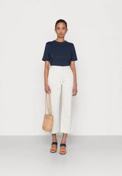 Opus Pantalon Classique Milk Femme -Opus Soldes Magasin 5b3c175c544d40da92feb4b01fa79823