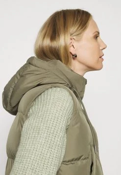 Opus Femme WISELA Veste Sans Manches Soft Moss -Opus Soldes Magasin 5f8fac947a4648cd8da0ef16ecb2ae9c