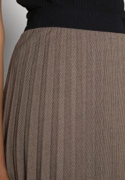 Opus RAKINE Jupe Trapèze Truffle Femme 11 Opus RAKINE Jupe Trapèze Truffle Femme -Opus Soldes Magasin 6133f03a89b14ac1bf032b8fcef780d9