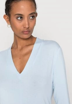 Opus SADJA T Shirt Basique Zen Blue Femme 11 Opus SADJA T Shirt Basique Zen Blue Femme -Opus Soldes Magasin 66f664bae8234788a2a2ab4eeda4bb4e