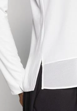 Opus Femme FOGAT Blouse Milk 11 Opus Femme FOGAT Blouse Milk -Opus Soldes Magasin 6e452a143f7444c0938416f08a74e193