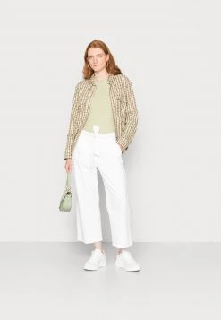 Opus Femme SONNI T Shirt Basique Summer Pear -Opus Soldes Magasin 6fcff3d1cf7841b1bcff1b8ea3b63c81