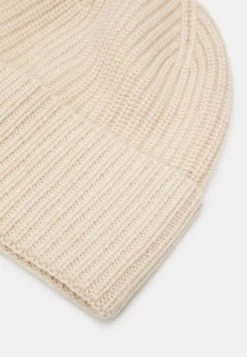 Opus ARIBI Bonnet Sweet Almond Femme -Opus Soldes Magasin 7b2aa9fbf1284fb3890019d5e5ee0811