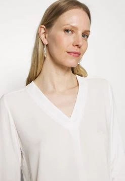 Opus Femme FIRKE T Shirt à Manches Longues Milk -Opus Soldes Magasin 8cb13d68bbca41d79abeb4c29d504a61