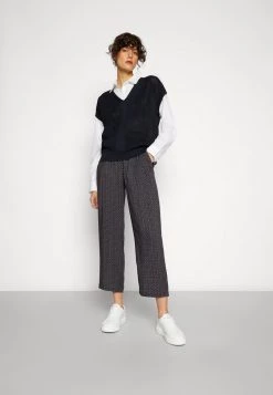 Opus Femme MAHOLA MOSAIC Pantalon Classique Warm Wood -Opus Soldes Magasin 906bb75f143a484096d0bfb496c1055f