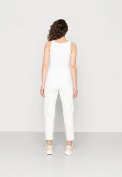 Opus Femme LIANDRA UNDYED Jean Slim Milk -Opus Soldes Magasin 9272a5266f684df189193a3a0764f19c