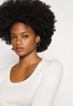 Opus SORANA T Shirt à Manches Longues Soft Cream Femme -Opus Soldes Magasin 92a2d350d8034b638fd3f3d75dc9c0cb