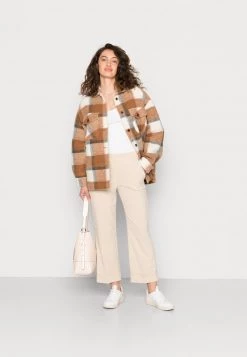 Opus Femme MAIKITO Pantalon Classique Light Almond -Opus Soldes Magasin 94d72f9a2819488eb84c66d99a5381f4