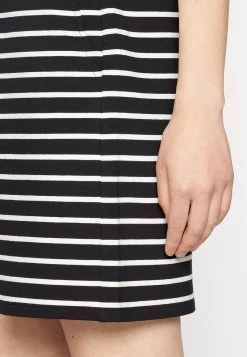 Opus MALTI Short Black Femme 13 Opus MALTI Short Black Femme -Opus Soldes Magasin 9fa78060717c4819baeaa22da2d00938