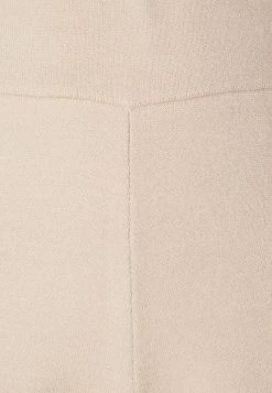 Opus MYSA Pantalon Classique Macadamia Femme -Opus Soldes Magasin a927453823b1492f9b76e28d379daa01