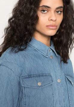 Opus JASA Veste Légère Washed Indigo Femme -Opus Soldes Magasin af167202dc684fb89bf1db7663416c01