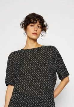 Opus FASPA T Shirt Imprimé Caper Femme -Opus Soldes Magasin b32cf8b2a8ff4b42b2faeebaeef8f609