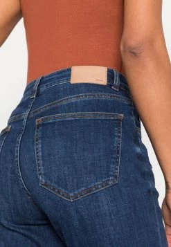 Opus LOUNA Jean Boyfriend Cool Blue Washed Femme -Opus Soldes Magasin bc9471bc92b1407fbb31fd1c2a6df812