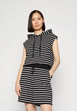 Opus MALTI Short Black Femme 11 Opus MALTI Short Black Femme -Opus Soldes Magasin bfa6718c80d24a67854b07cff184aae3