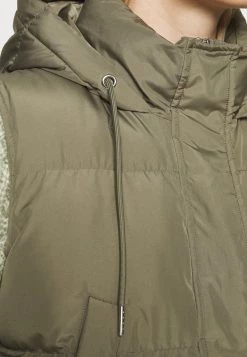 Opus Femme WISELA Veste Sans Manches Soft Moss -Opus Soldes Magasin c583190a5f1a409bb9097c63ab3de763