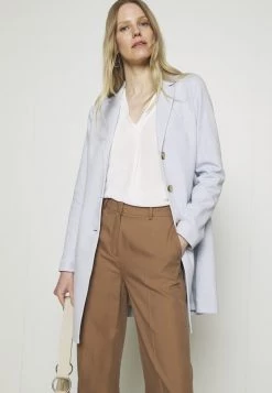 Opus HALINI SPECIAL Manteau Court Morning Blue Femme 12 Opus HALINI SPECIAL Manteau Court Morning Blue Femme -Opus Soldes Magasin d3414ef3c46d44429604c62ed4dc6ddd