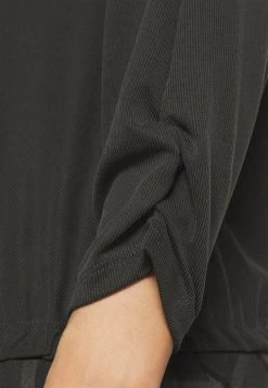 Opus Femme SEBOTA T Shirt à Manches Longues Slate Grey Melange -Opus Soldes Magasin d5e79f2b42a14841bf3273511a51110f