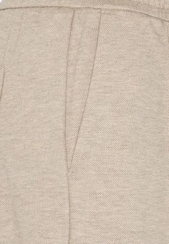 Opus MELVY Pantalon De Survêtement Macadamia Femme -Opus Soldes Magasin da33891a046b458a8cbe83315115cc3d