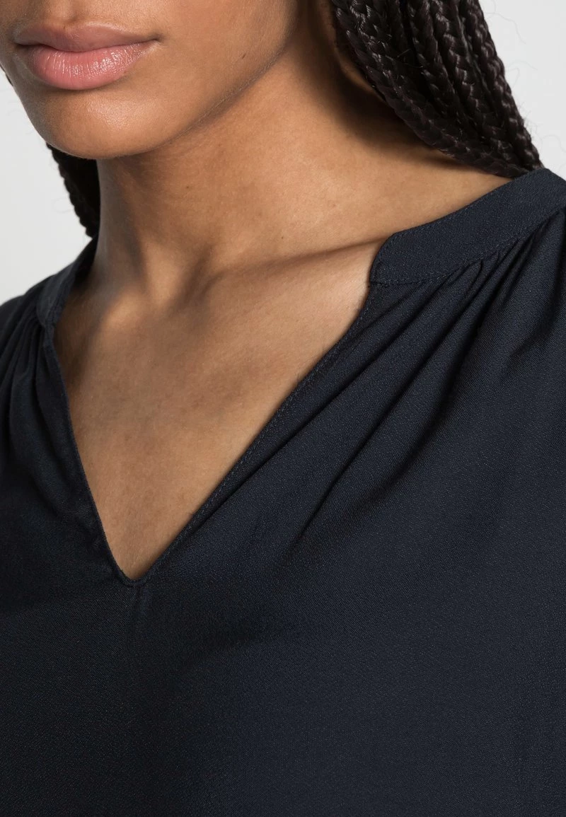 Opus SULESE Blouse Mystic Blue Femme 7 Opus SULESE Blouse Mystic Blue Femme – Image 5