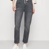 Opus LOUIS SOFT Jean Droit Soft Washed Grey Femme 1 Opus LOUIS SOFT Jean Droit Soft Washed Grey Femme -Opus Soldes Magasin e3f56f75a13f46f7a47c54d511df6f87