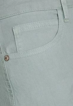 Opus Femme MARNY FRESH Jean Droit Aloe Green -Opus Soldes Magasin ebf4f10967cb41f0b7af2d87d0ffd654