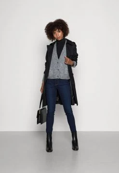 Opus Femme DOMANI SOFT Gilet Easy Grey 8 Opus Femme DOMANI SOFT Gilet Easy Grey -Opus Soldes Magasin ee24eeead9df4ca1ab86f3fc0f7f840e