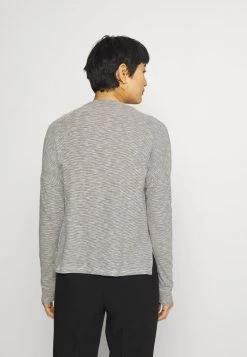 Opus SIKELE T Shirt à Manches Longues Black Femme 11 Opus SIKELE T Shirt à Manches Longues Black Femme -Opus Soldes Magasin f7c28b02e39840c3a8c025f06ad6c141