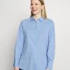 Opus FERRO TONE Chemisier Blue Mood Femme 1 Opus FERRO TONE Chemisier Blue Mood Femme -Opus Soldes Magasin fa843c699e7d43f5bf560ec3d3295af1